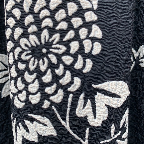 Two pieces set Top and bottom in Black and white. - Picture 7 of 7